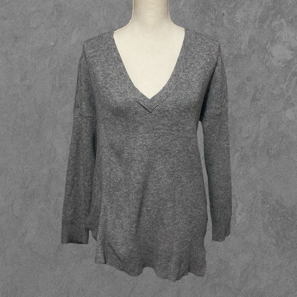 OLIVE + OAK | Light Gray V-Neck Ribbed Notch Pullover Sweater Size L